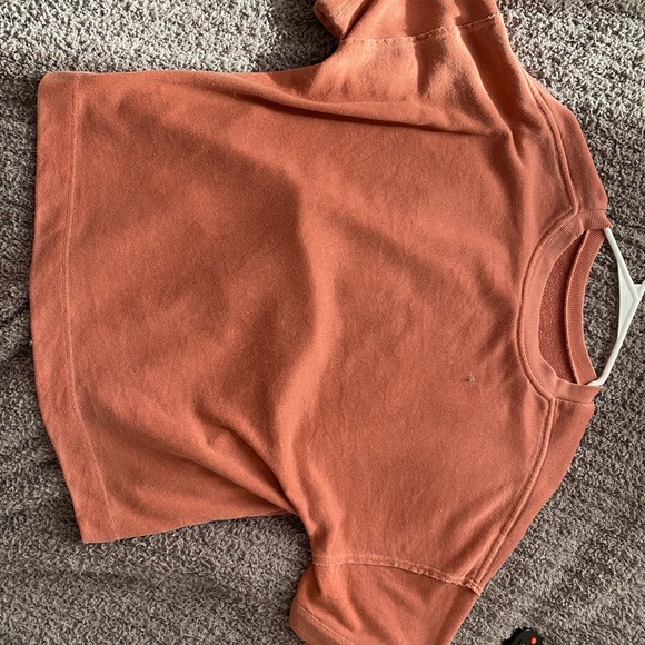 RVCA top. - Picture 3 of 3